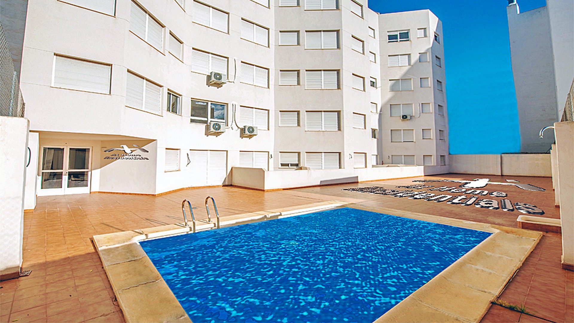 PENTHOUSE APARTMENT OVER 2 FLOORS, 2 BEDS  TORREVIEJA CENTRE