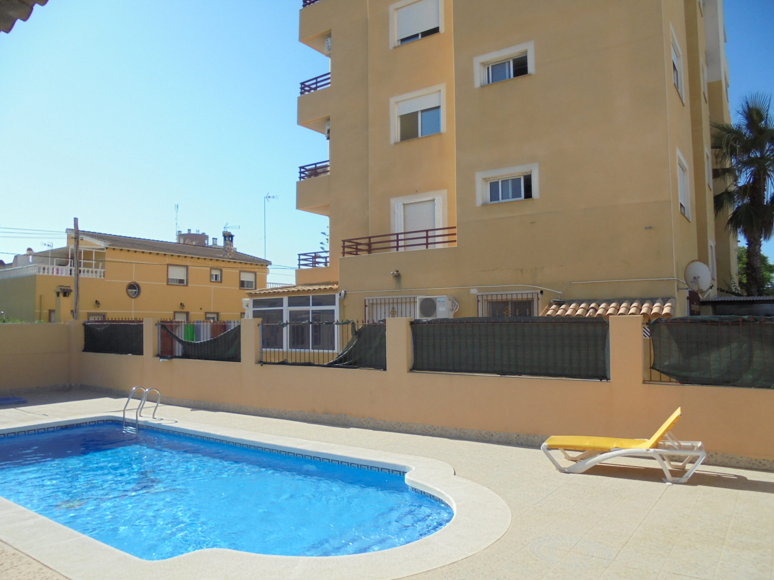 APARTMENT 2ND FLOOR 2 BEDS – TORREVIEJA CENTRE