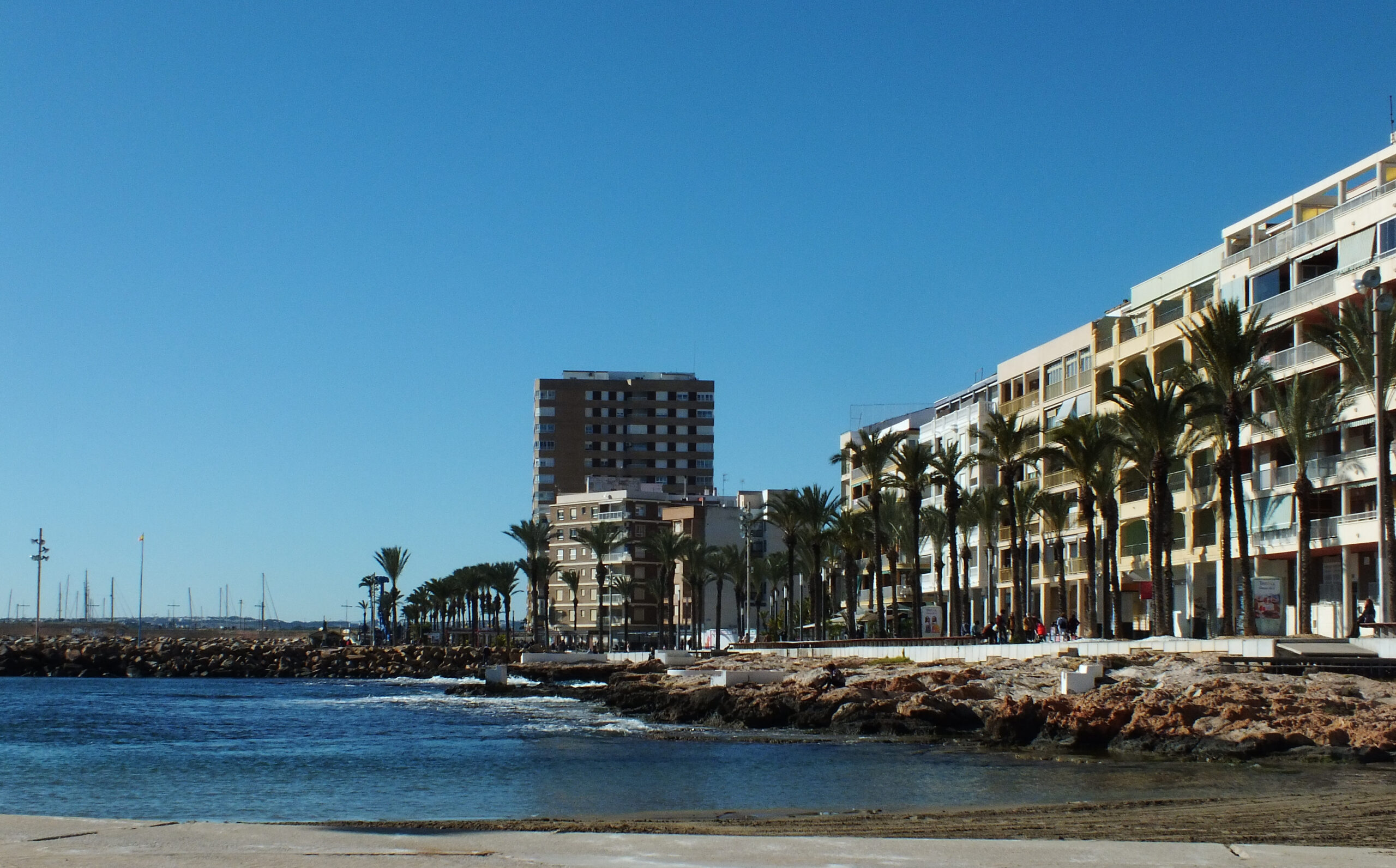 APARTMENTS 2 BED TORREVIEJA